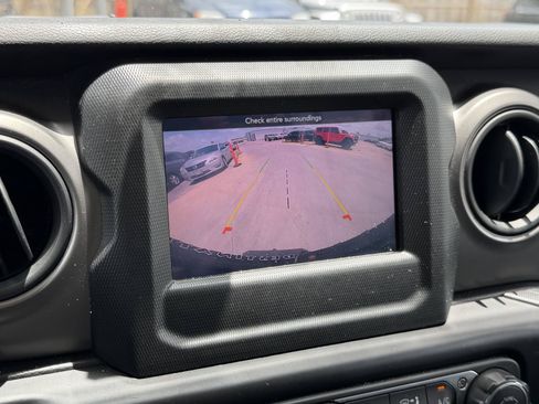 Used 2021 Jeep Wrangler Unlimited Sport AWD/4WD image 22