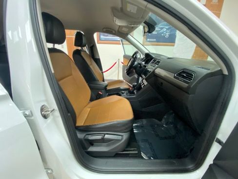 Used 2018 Volkswagen Tiguan SE image 14