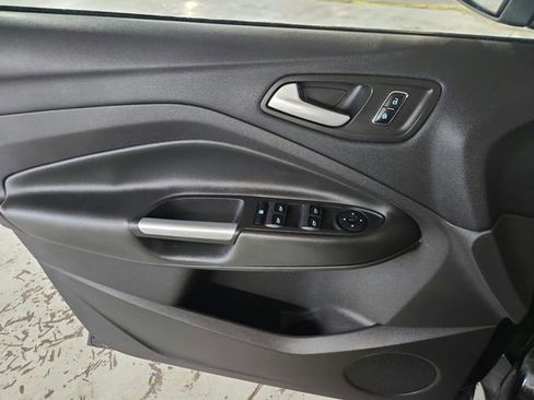 Used 2016 Ford Escape SE w/ Equipment Group 201A image 17