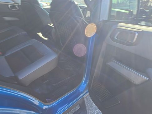 Used 2023 Ford Bronco Black Diamond image 21