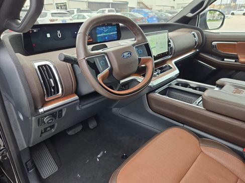 Used 2025 Ford Expedition King Ranch AWD/4WD image 13