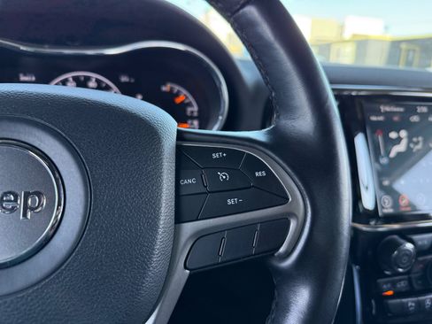 Used 2020 Jeep Grand Cherokee Altitude RWD image 17