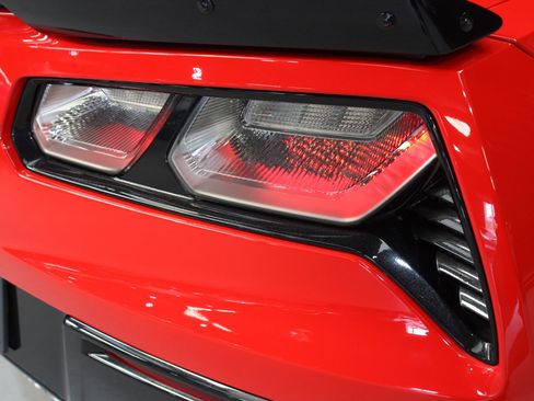 Used 2016 Chevrolet Corvette Z06 w/ 3LZ Preferred Equipment Group image 15