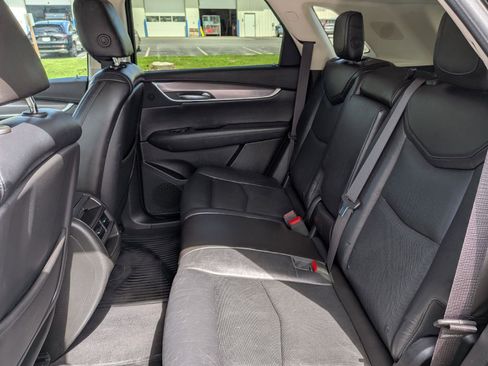 Used 2017 Cadillac XT5 Luxury w/ Driver Awareness Package AWD/4WD image 22