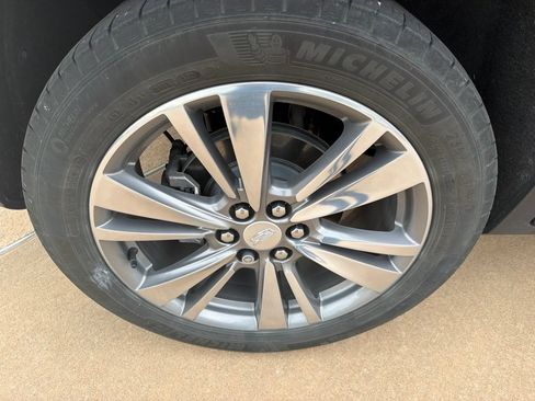 Used 2021 Cadillac XT5 Premium Luxury AWD/4WD image 5