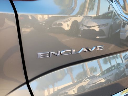 Used 2023 Buick Enclave Essence image 12