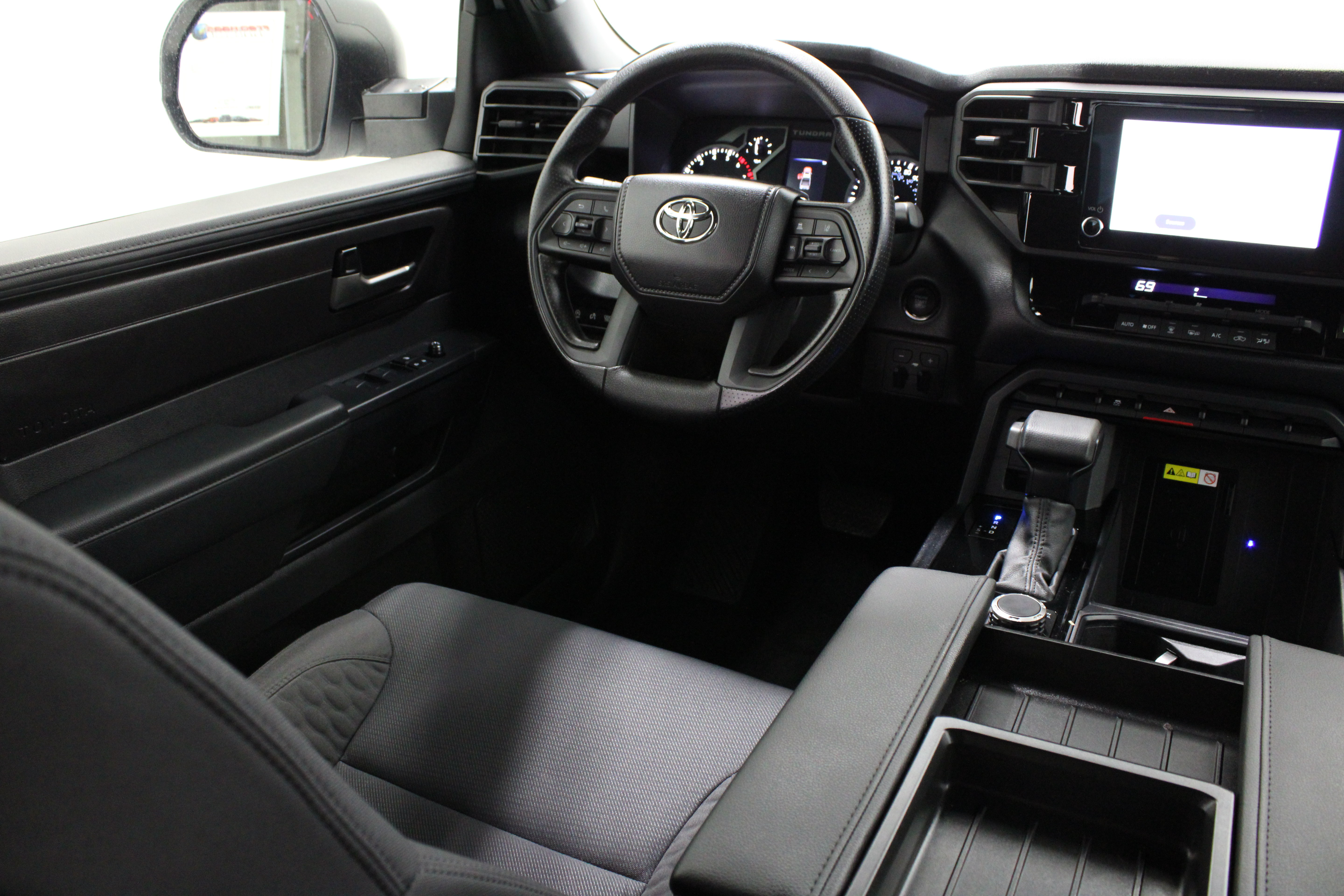 Used 2026 Toyota Tundra SR5 w/ SX Package AWD/4WD image 32