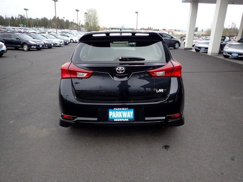 Used 2018 Toyota Corolla iM image 4