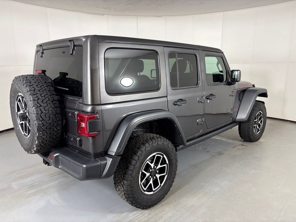 Used 2025 Jeep Wrangler Unlimited Rubicon w/ Convenience Group AWD/4WD image 8