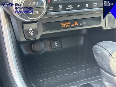 Used 2022 Toyota RAV4 XLE w/ Convenience Package AWD/4WD image 29