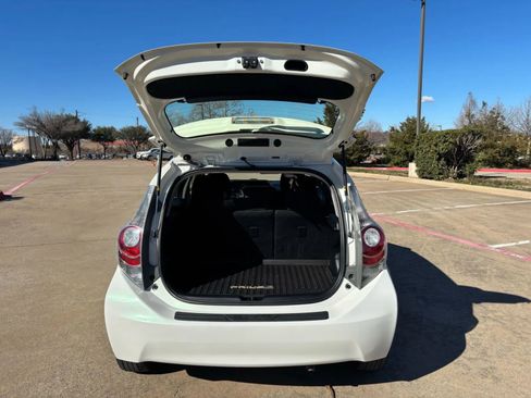 Used 2012 Toyota Prius C Three FWD image 6