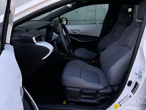 Used 2025 Toyota Corolla SE image 10
