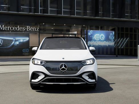 New 2026 Mercedes-Benz EQE 320 4MATIC SUV image 6