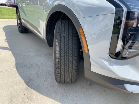 New 2026 Kia Sportage EX AWD/4WD image 16