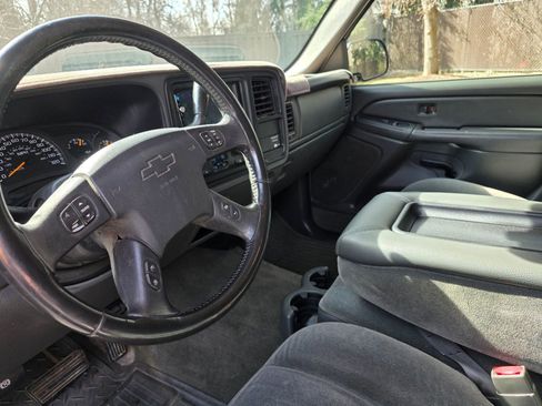 Used 2004 Chevrolet Silverado 1500 Z71 Pickup 4D 6 1/2 ft w/ Light Duty Power Package image 9