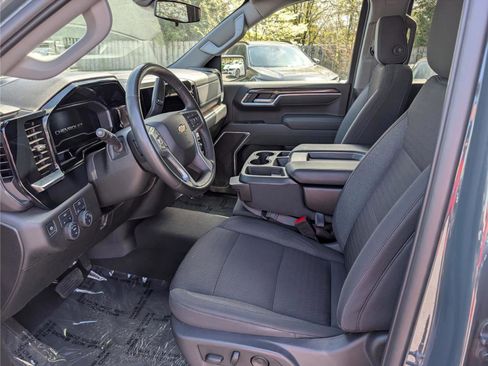 Used 2025 Chevrolet Silverado 1500 LT image 16