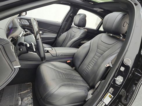 Used 2018 Mercedes-Benz S 560 Sedan image 10