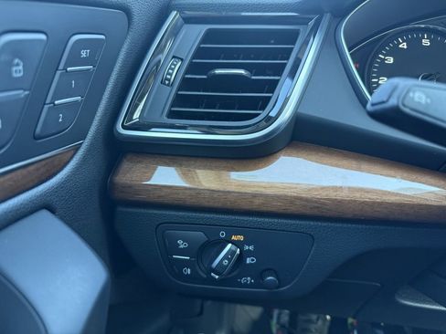 Used 2021 Audi Q5 2.0T Premium w/ Convenience Package image 33