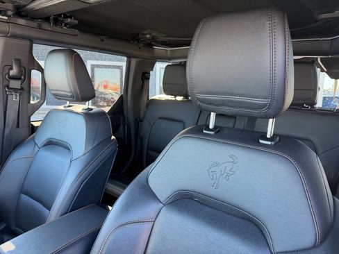 Used 2024 Ford Bronco Badlands image 15