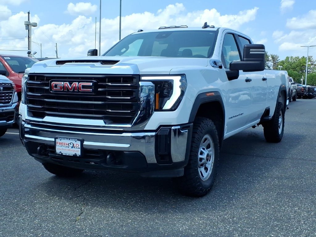 Used 2024 GMC Sierra 3500 Pro w/ Convenience Package AWD/4WD image 3