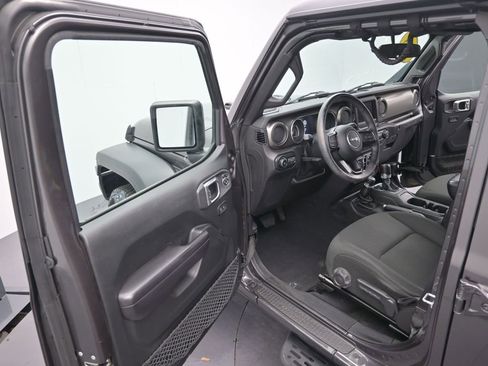 Used 2018 Jeep Wrangler Unlimited Sport S image 12