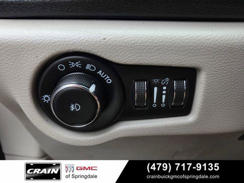 Used 2022 Chrysler Pacifica Touring-L FWD image 13