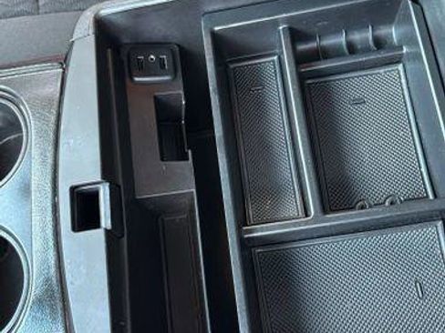 Used 2016 GMC Yukon SLE w/ HD Trailering Package image 19