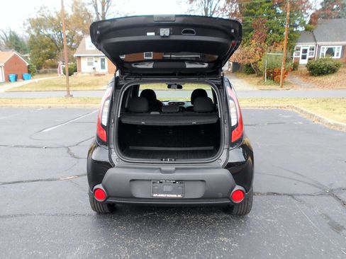 Used 2015 Kia Soul + image 19