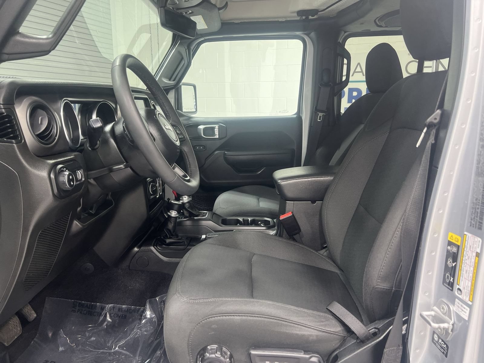 Used 2023 Jeep Gladiator Sport AWD/4WD image 11