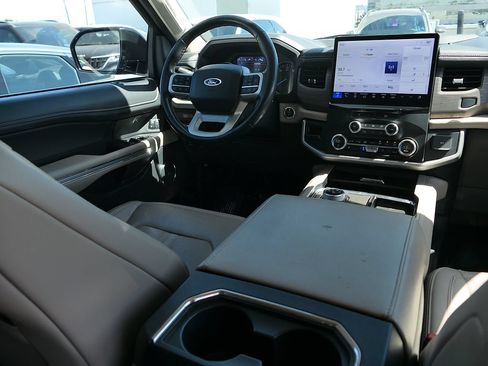 Used 2024 Ford Expedition Limited RWD image 24