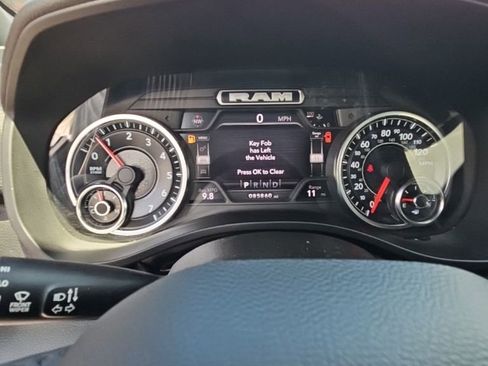Used 2022 RAM 1500 Big Horn AWD/4WD image 14
