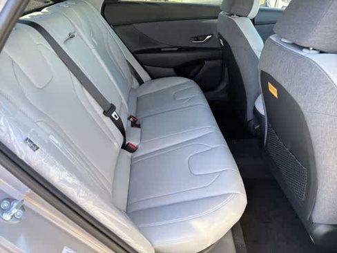 New 2026 Hyundai Elantra Limited image 18