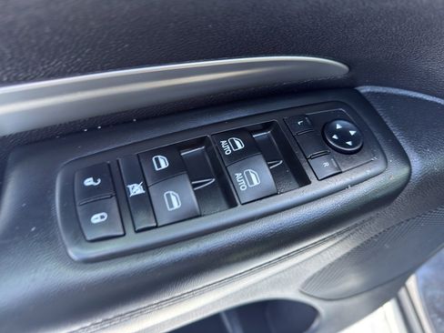 Used 2019 Dodge Durango SXT image 12