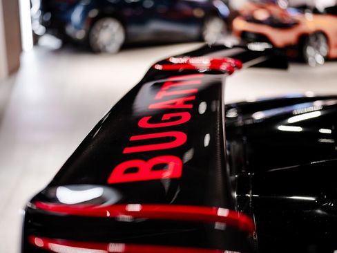 Used 2022 Bugatti Chiron Pur Sport image 18