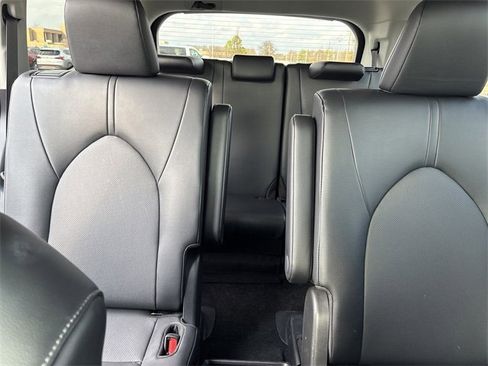 Used 2025 Toyota Grand Highlander LE image 19
