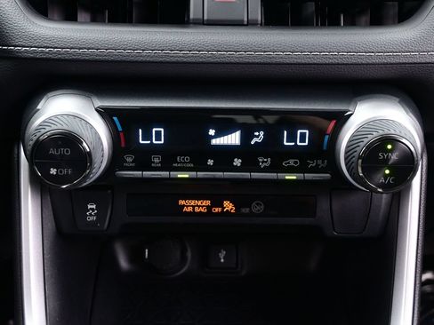 Used 2022 Toyota RAV4 XLE w/ Convenience Package AWD/4WD image 21