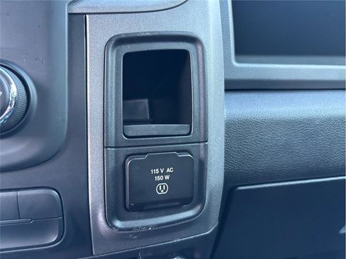 Used 2019 RAM 1500 4x4 Crew Cab Classic image 27
