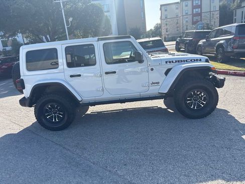 Used 2024 Jeep Wrangler Unlimited Rubicon AWD/4WD image 6