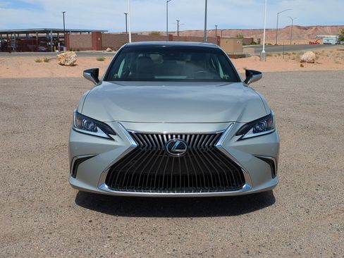 Used 2019 Lexus ES 350 w/ Accessory Package 2 FWD image 9
