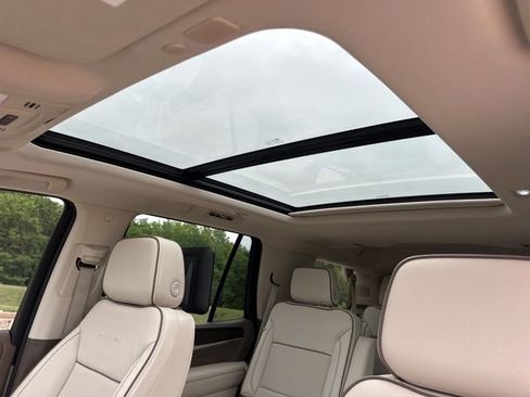 Used 2023 GMC Yukon Denali w/ Denali Reserve Package AWD/4WD image 20