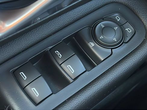 Used 2020 GMC Terrain SLT w/ Preferred Package FWD image 18