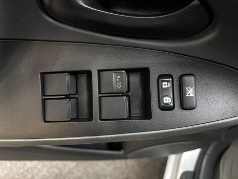 Used 2009 Toyota RAV4 Limited AWD/4WD image 22