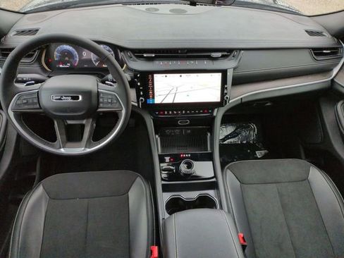 New 2026 Jeep Grand Cherokee Altitude image 27