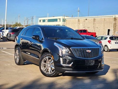 Used 2020 Cadillac XT5 Premium Luxury image 2