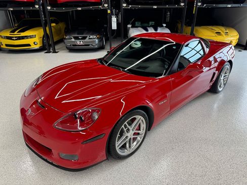 Used 2007 Chevrolet Corvette Z06 w/ Preferred Equipment Group RWD image 5