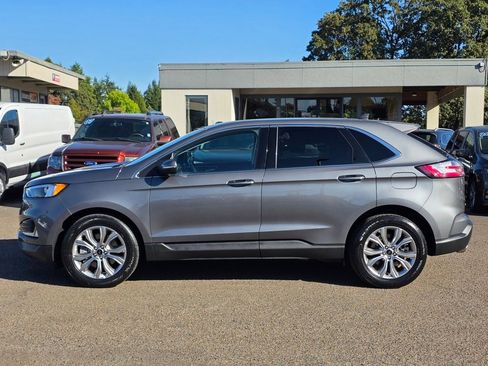 Used 2024 Ford Edge Titanium image 6