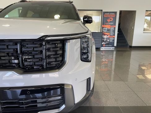 Used 2024 Kia Sorento SX Prestige w/ Sage Leather Package AWD/4WD image 10