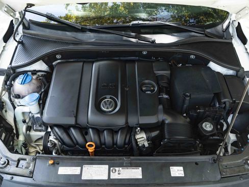 Used 2013 Volkswagen Passat 2.5 SE FWD image 42
