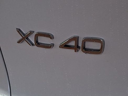 Used 2021 Volvo XC40 T5 R-Design w/ Climate Package AWD/4WD image 29