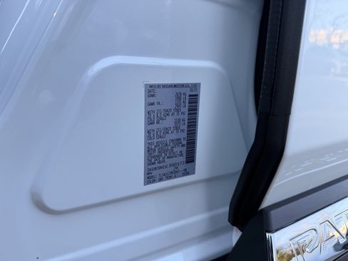 New 2025 Nissan Pathfinder Platinum image 18